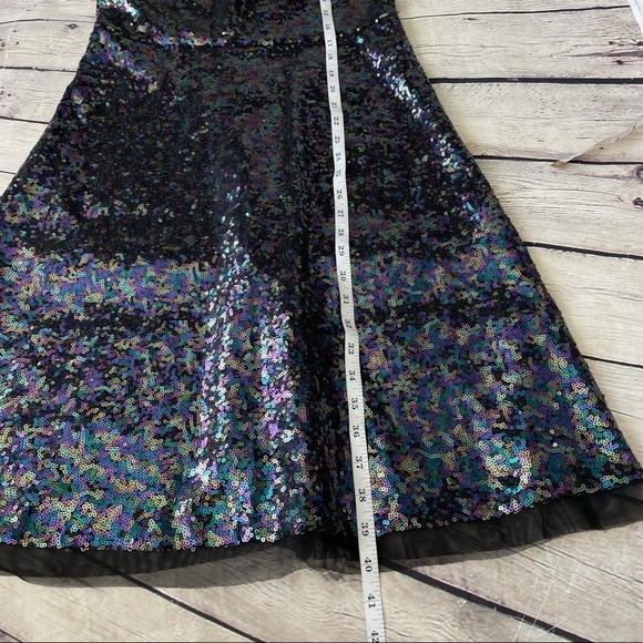 NWT Le Gali Roxane black sequined sleeveless halter party dress with back zipper - Picture 12 of 14